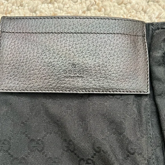 Gucci Black Belt Bag with Dual Pockets - Picture 2 of 9